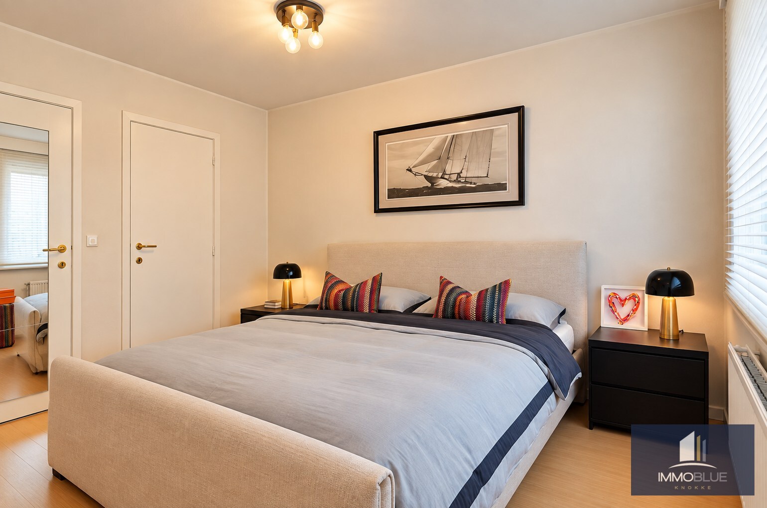 Zeer lichtrijk en instapklaar zuidgericht appartement met open zicht. 