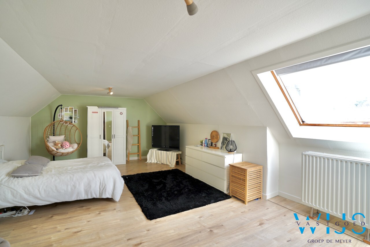 Instapklaar en verrassend ruim appartement op toplocatie in het centrum van Ertvelde! 