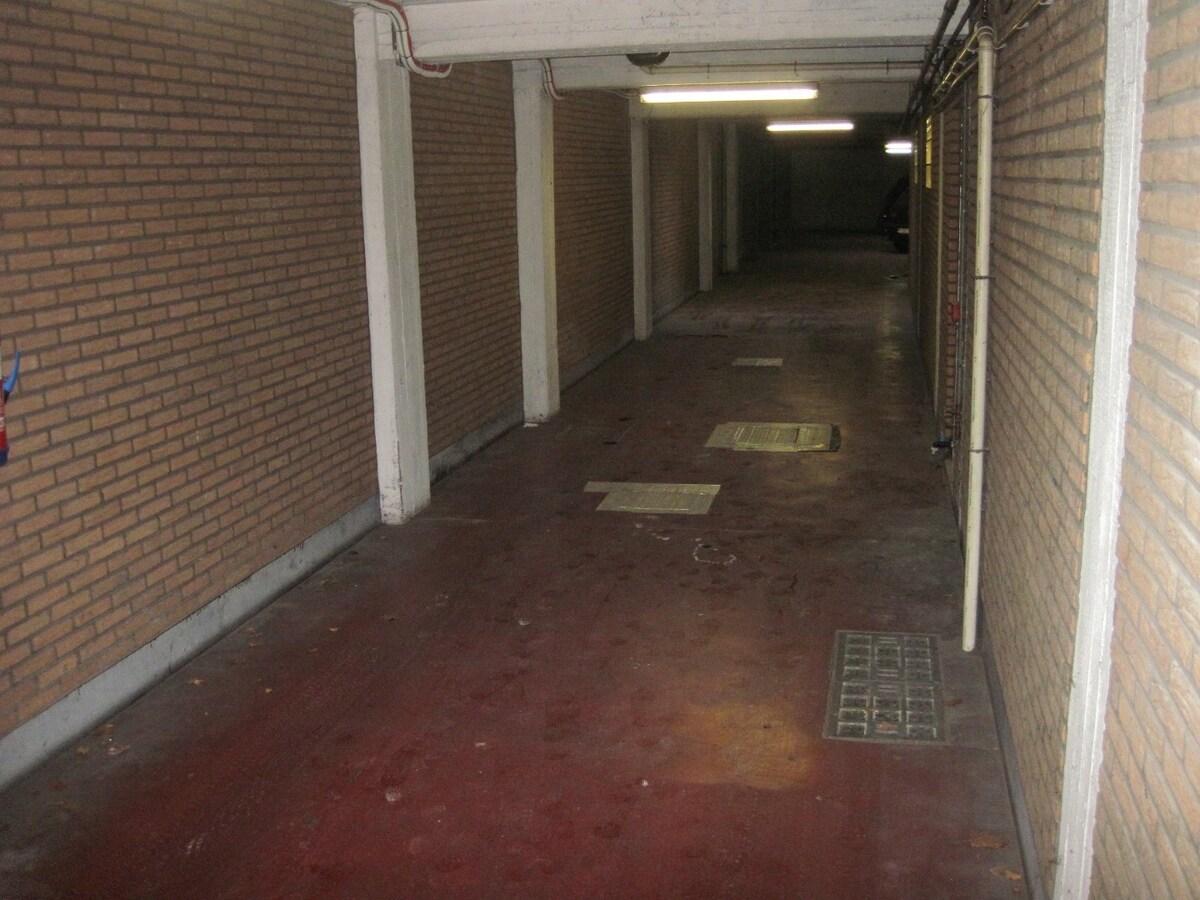 Ruim appartement (4°V) nabij St-Pieters-station 