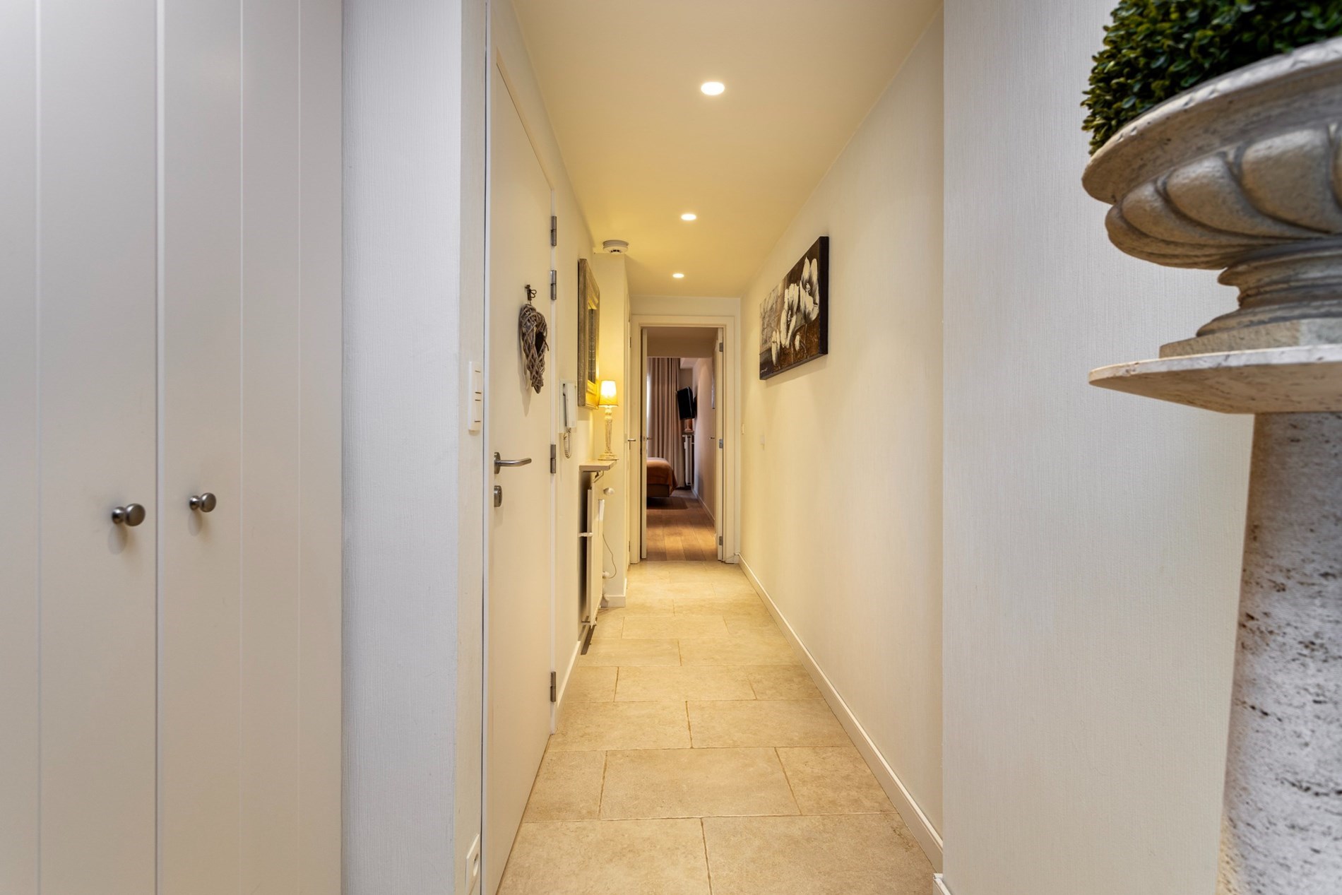 Appartement confortable d'une chambre avec vue frontale sur la mer, situé près de la place Rubens. 