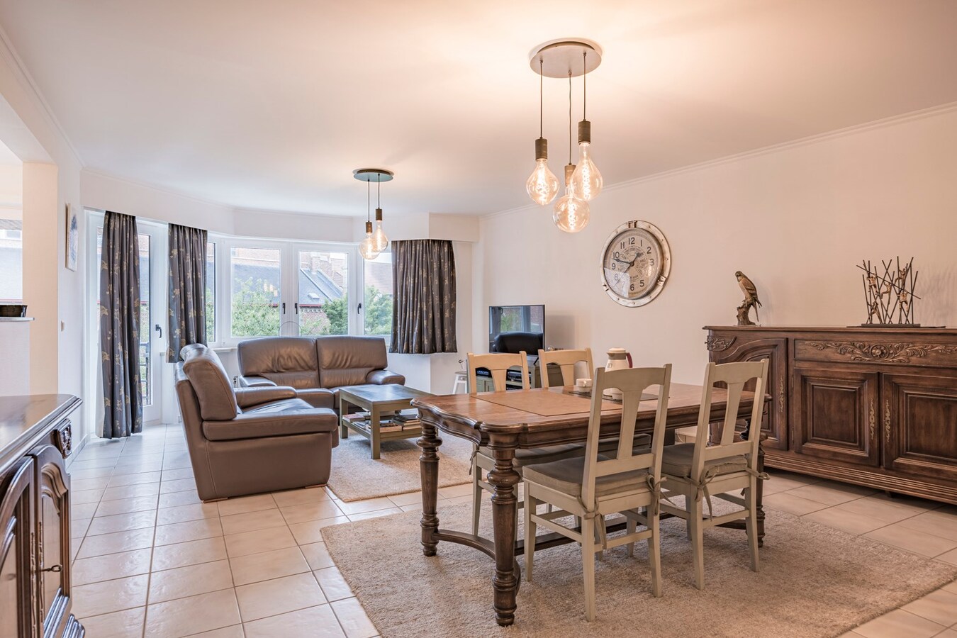 Zeer ruim appartement op topligging te Heist 