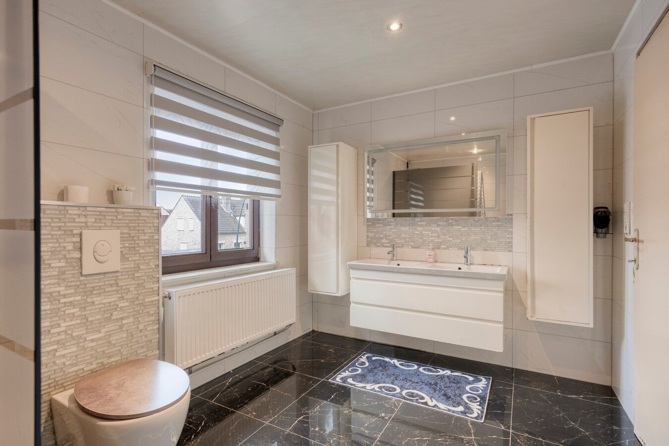 Residentieel gelegen woning met 4 slaapkamers.  Buurt 'De Hulst'. 