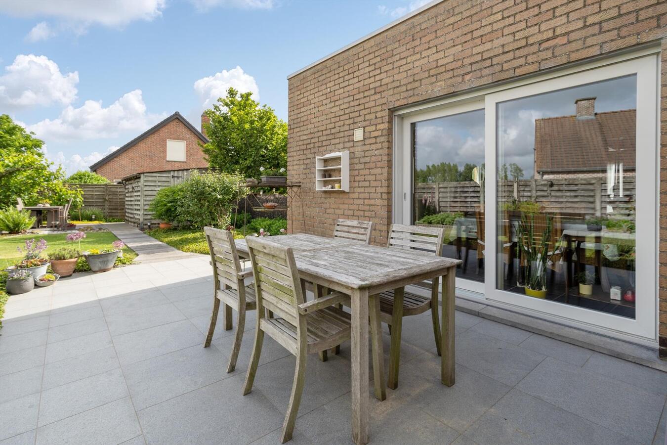 Landelijk gelegen, ruime woning op perceel van 555m² 