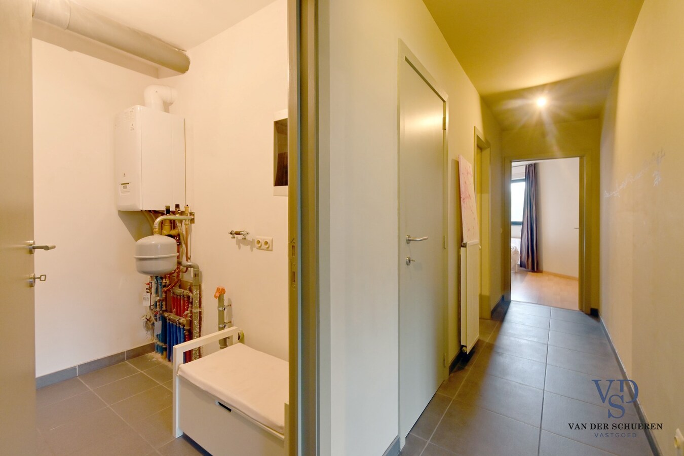 Ruim appartement in hartje Zingem. 