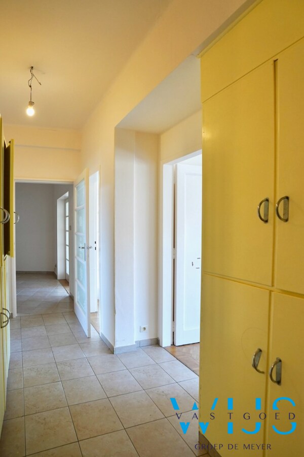 Zeer ruim karaktervol appartement te Gent ! 