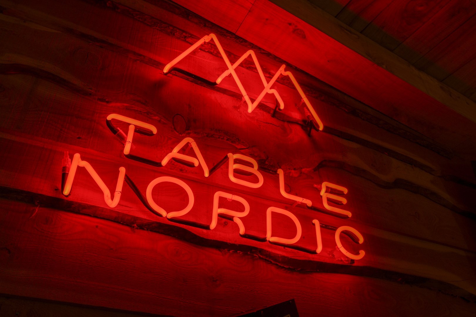 Exclusief domein met restaurant/feestzaal en luxueuze woning op 5 Ha te Torhout 