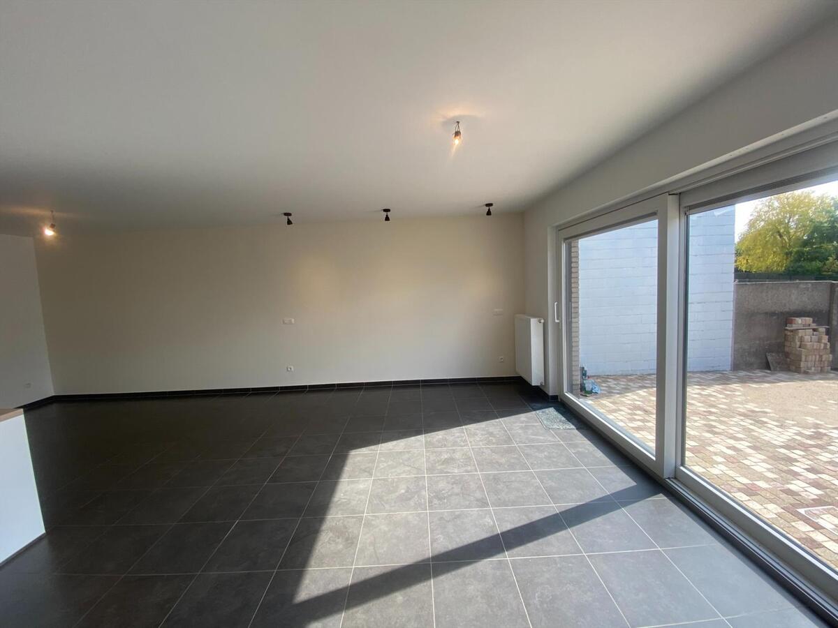 Rustig gelegen nieuwbouwwoning met garage 