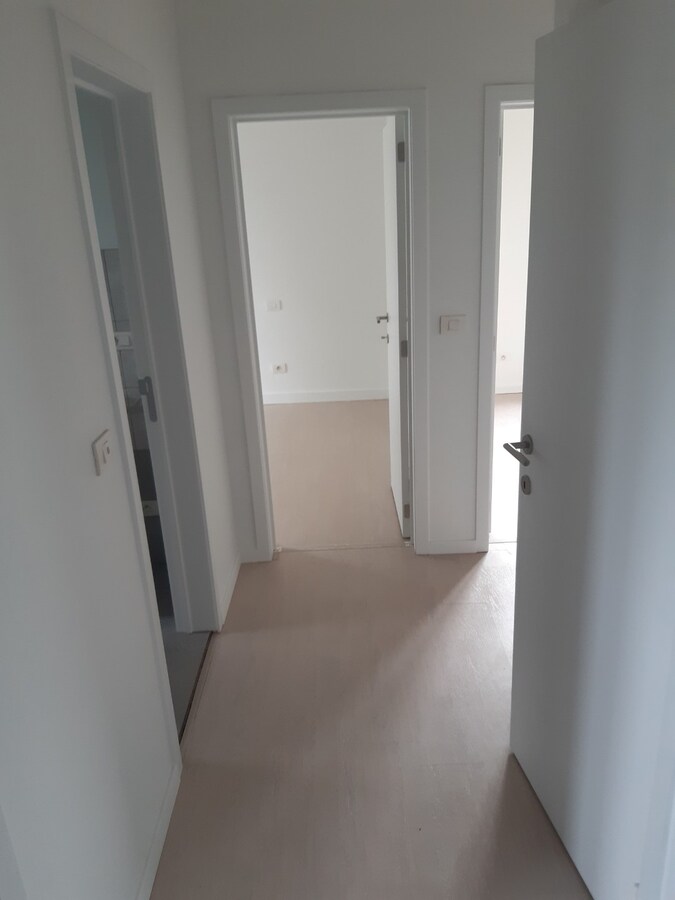 Degelijk appartement (1° verdieping). 