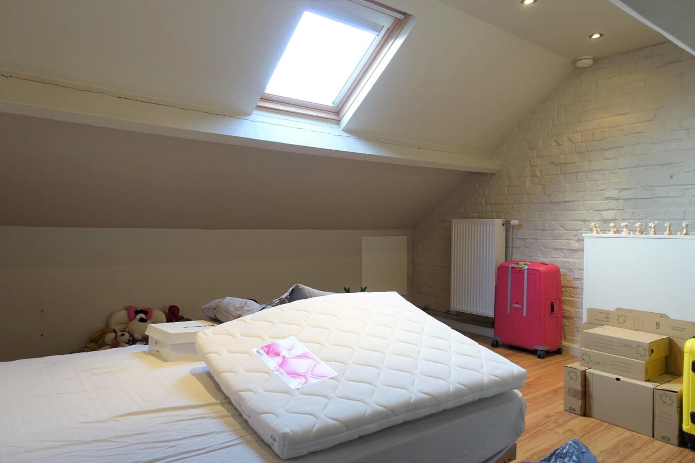 Gerenoveerde rijwoning met 3 slaapkamers en tuin 