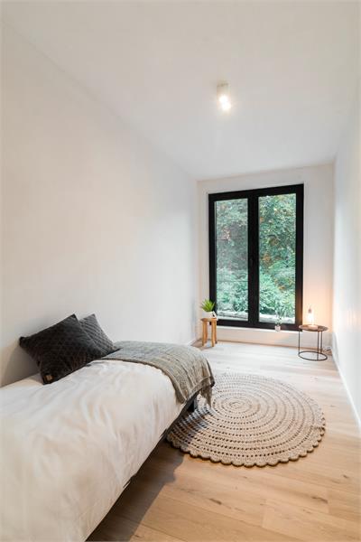 Nieuwbouwwoning met hoogwaardige afwerkingsgraad op centrale ligging 