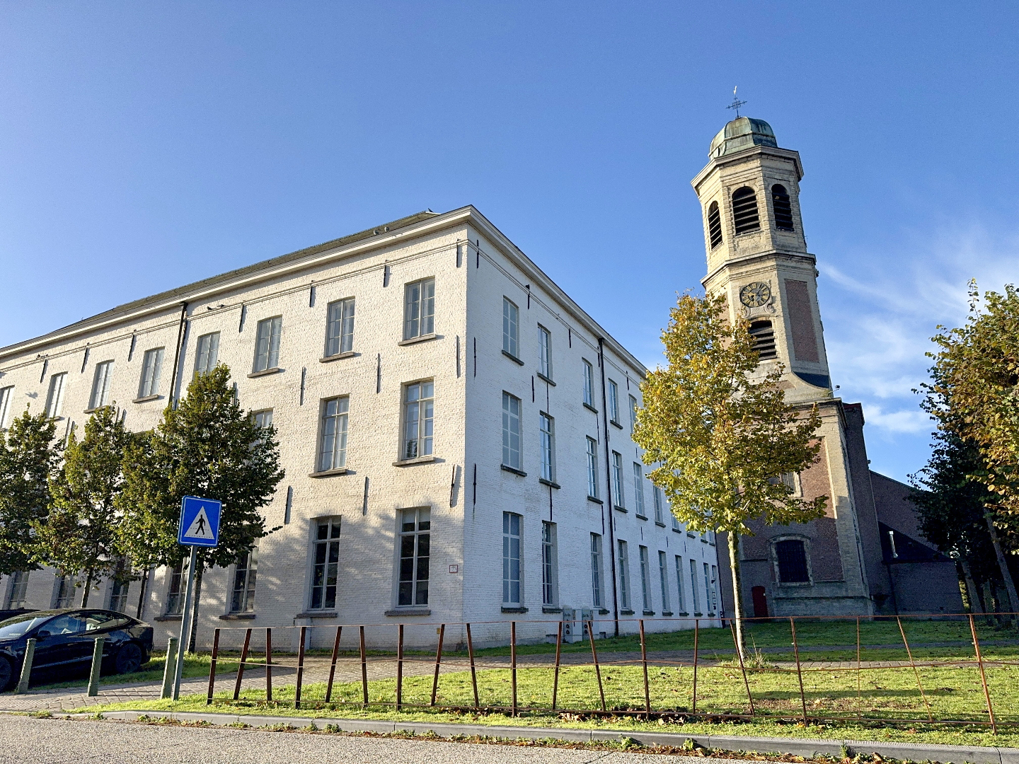 Kantoorruimte te huur in uniek kloosterpand in Drongen dorp