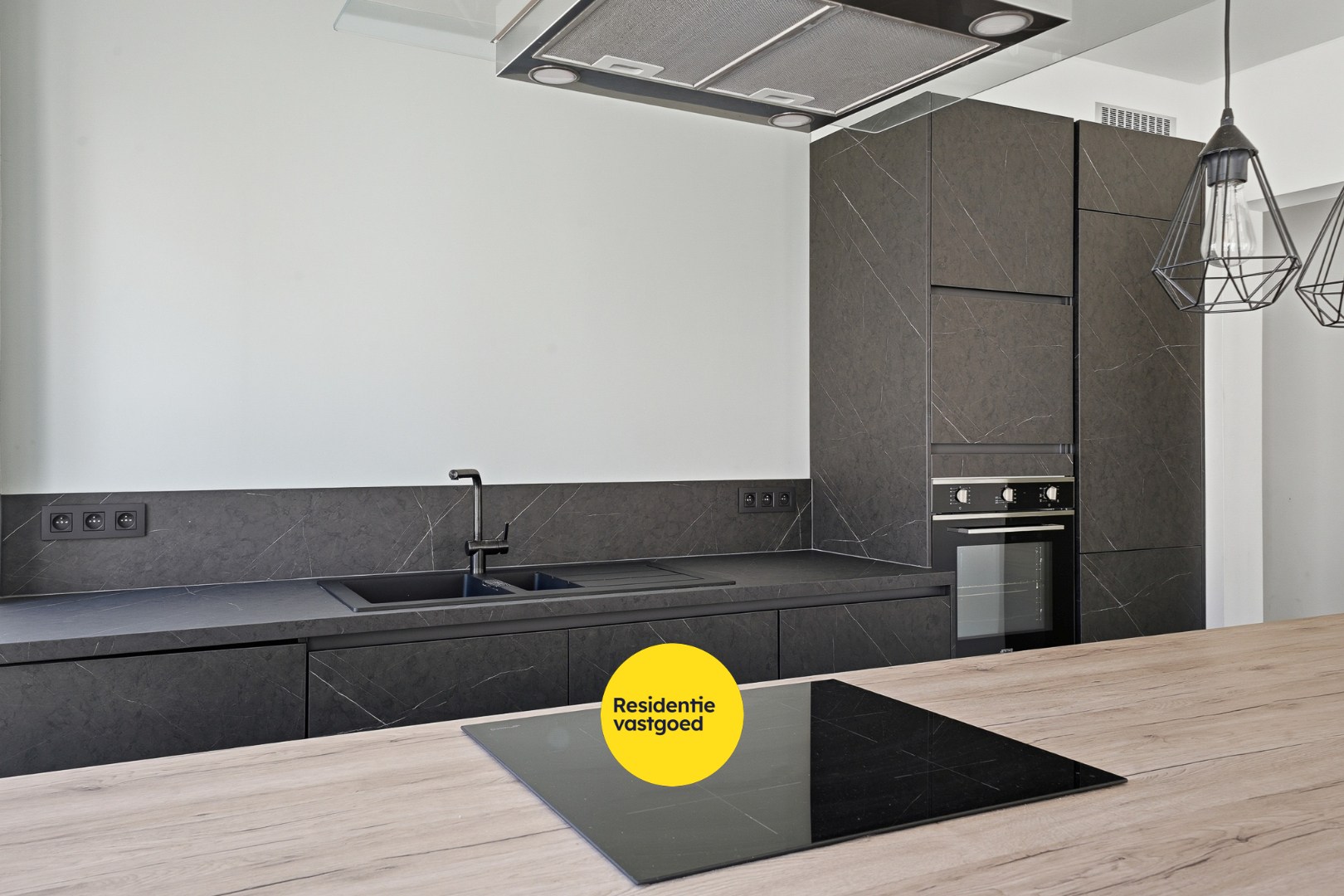 Instapklaar, energiezuinig appartement op topligging in Mariakerke (Oostende) 