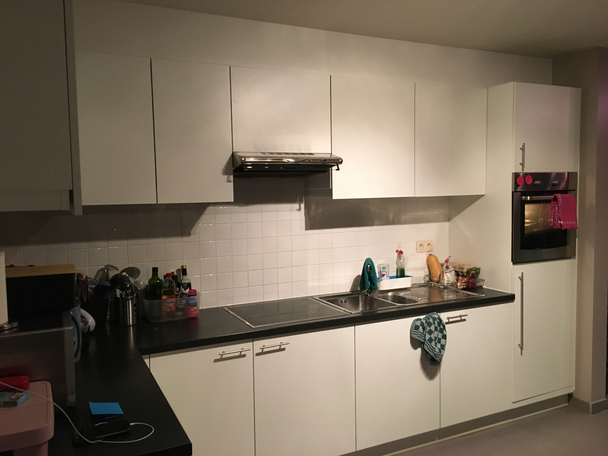 Ruim 2 slaapkamer appartement mét garage 