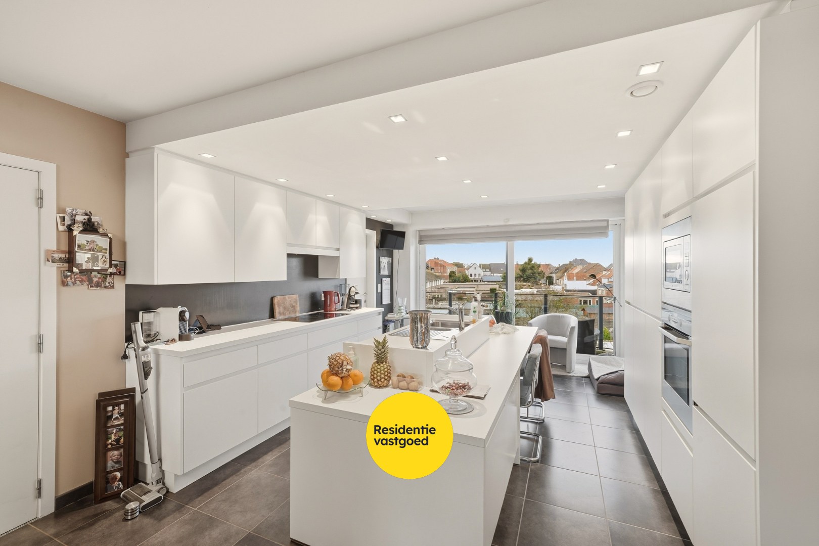 Investeringsopportuniteit: Duplexappartement (185 m²) met 2 zonneterrassen in hartje Oudenburg 