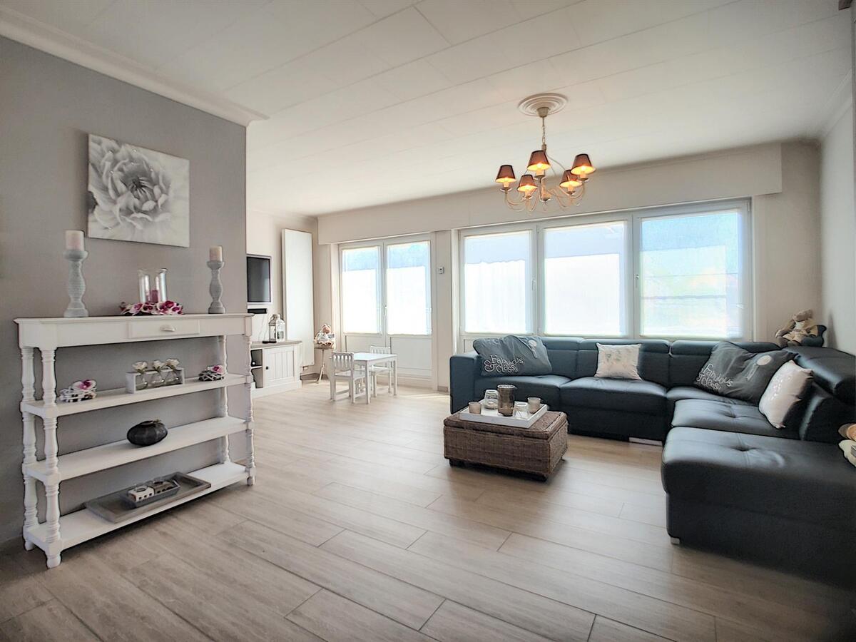 Volumineuze, gerenoveerde gezinswoning met tuin en garage - Zeebrugge 