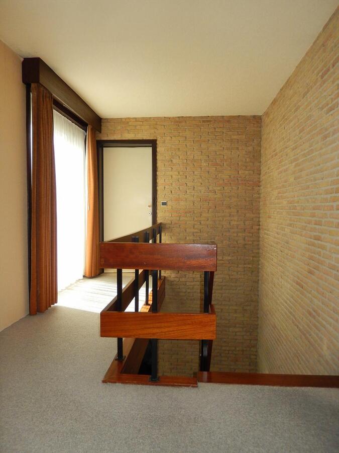 Ruime villa met zonnige tuin en 4 of 5 slaapkamers 