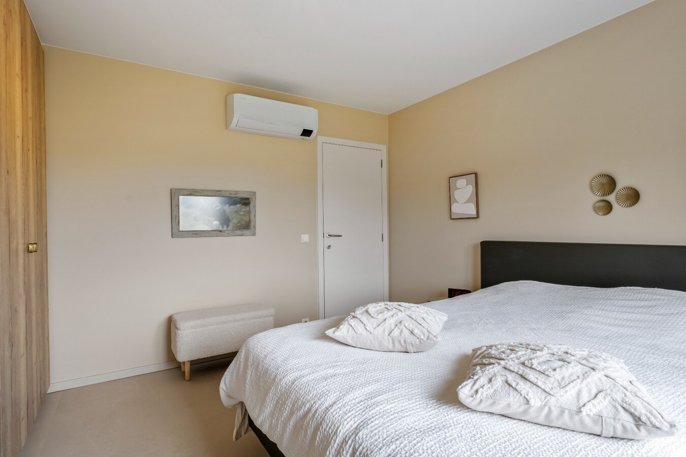 Fantastische instapklare woning met grote tuin te Heule ! 