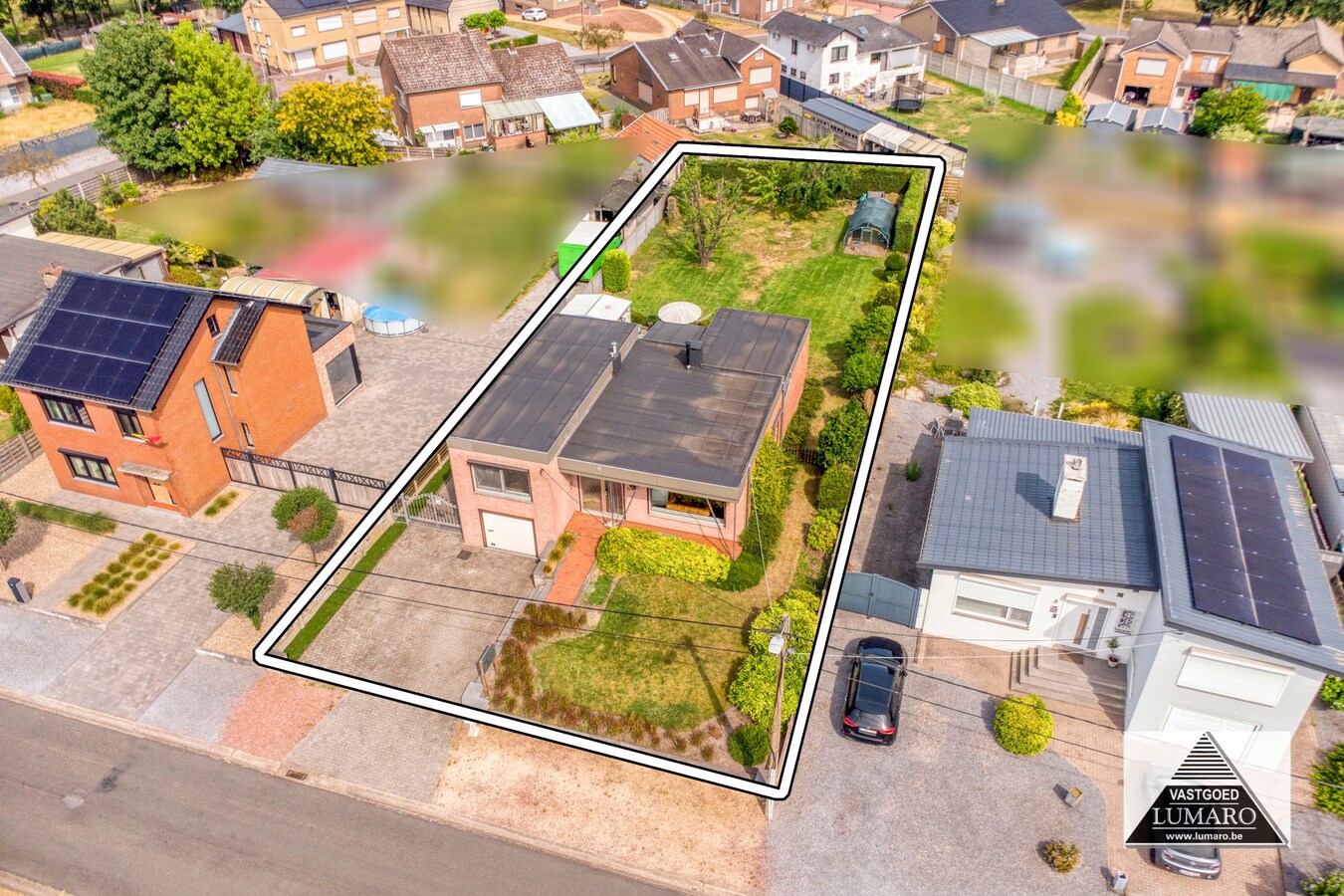 Mooi gelegen vrijstaande woning met 2 slaapkamers, garage, tuin. 