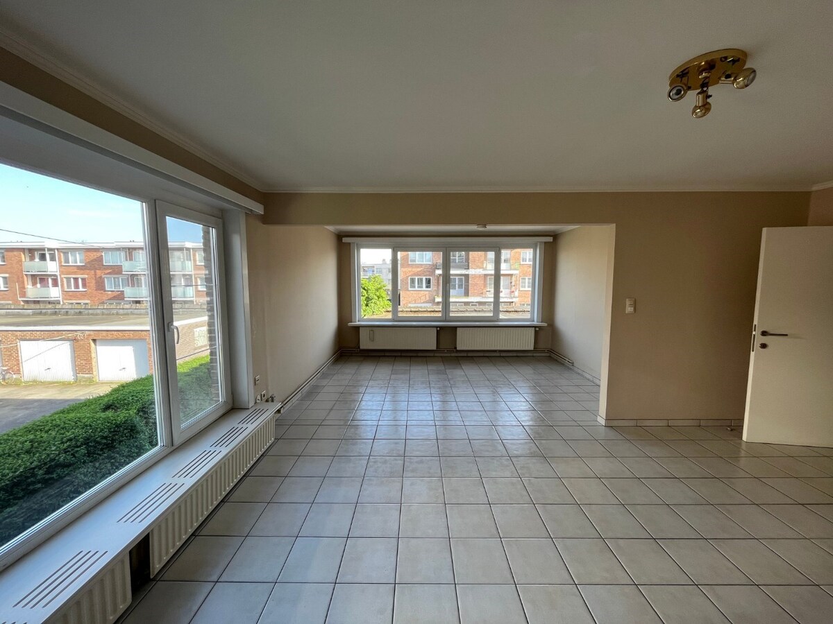 Ruim 2-slp-appartement met garage 