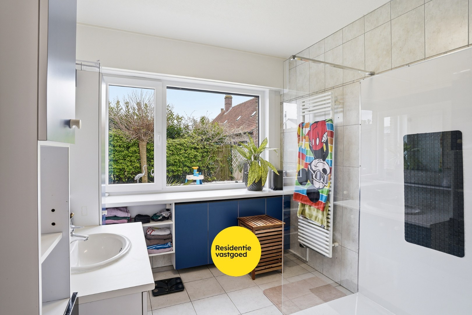 Volledig instapklare bungalow met praktijkruimte 