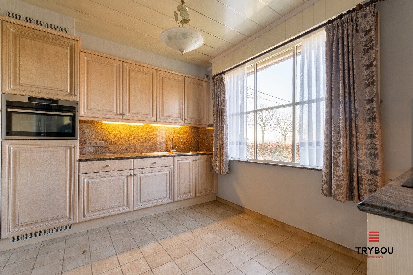 Landelijk gelegen woning met verzorgde tuin 