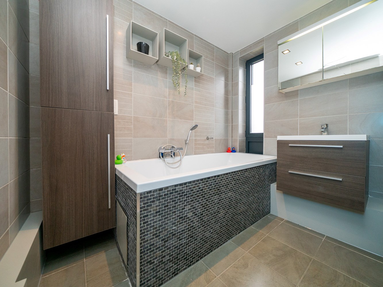 Instapklare woning met 3 kamers, terras en tuin 