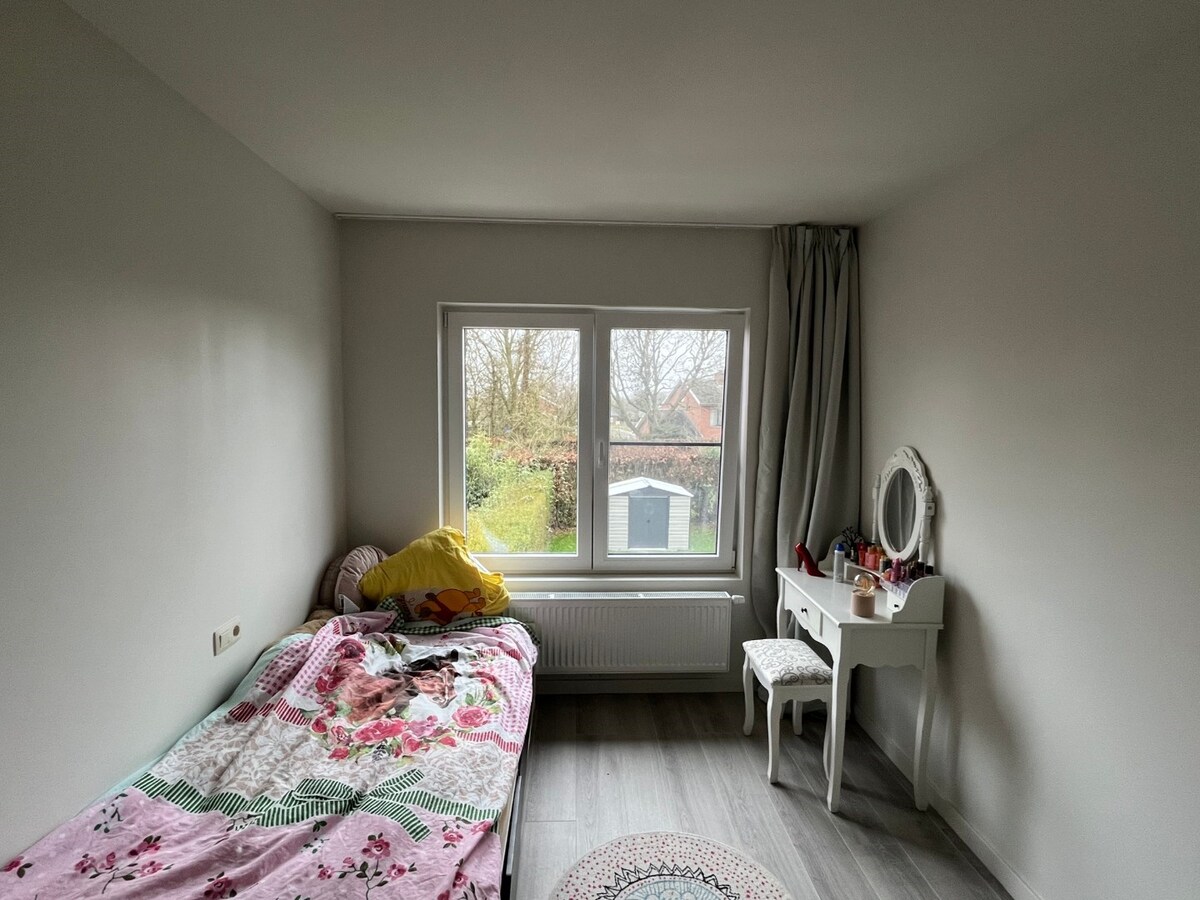 Energetisch gerenoveerde, ruime gesloten bebouwing te Kruisem 