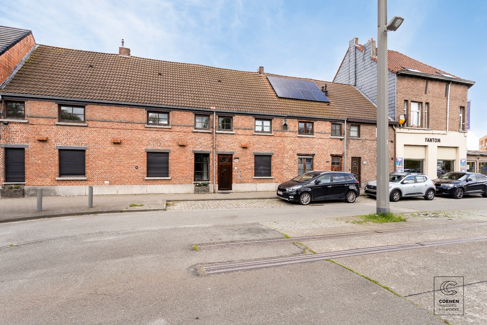 OPBRENGSTEIGENDOM bestaande uit twee appartementen en twee studio's op een perceel van 568 m2 gelegen op een uitstekende locatie te Hoboken 