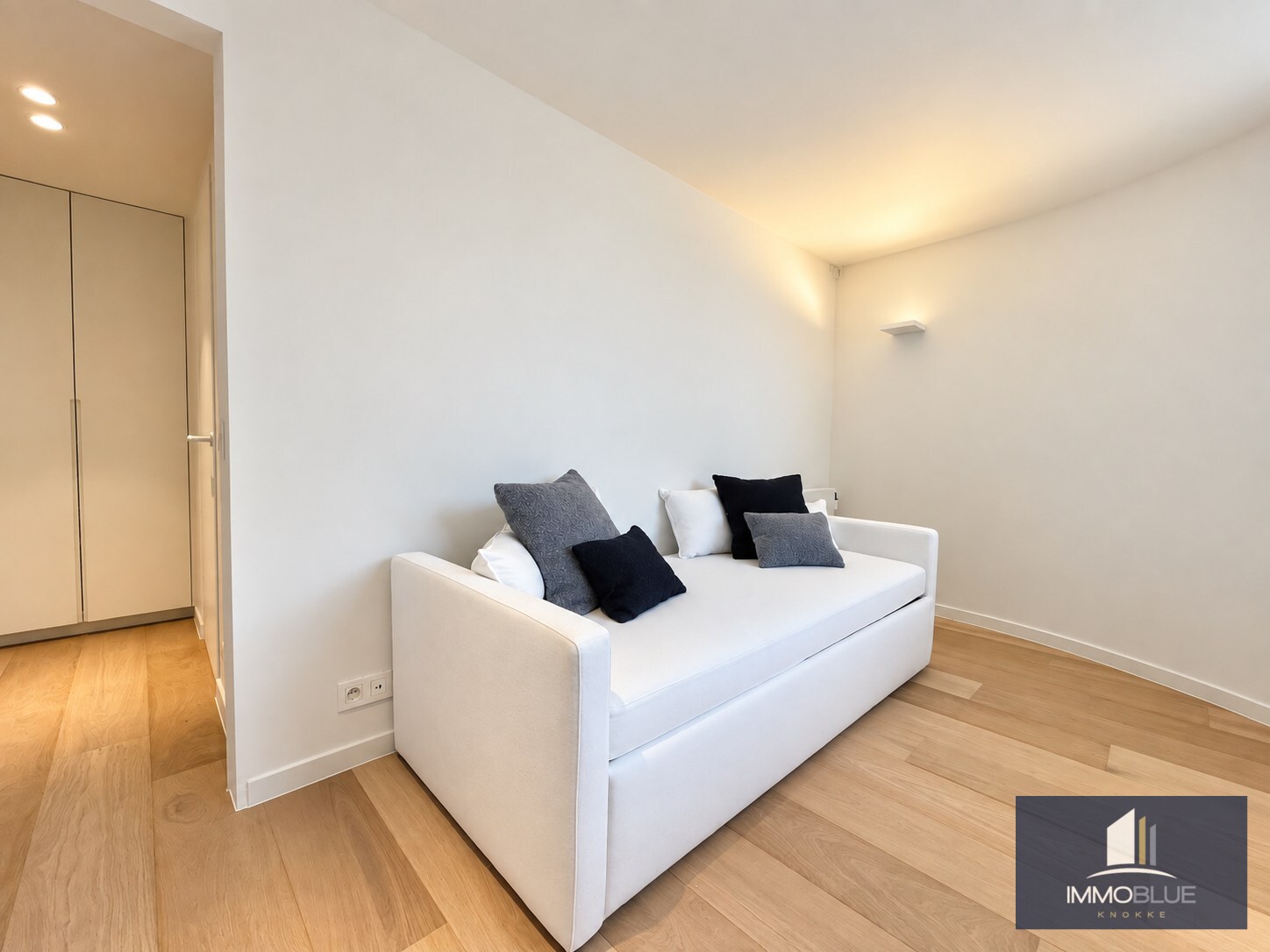 Offre exceptionnelle : Villa entièrement rénovée avec vue frontale sur la mer. 
