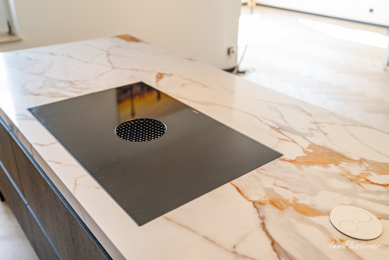 Ruime woning met paardenstallen op ca. 85 are te Kinrooi 