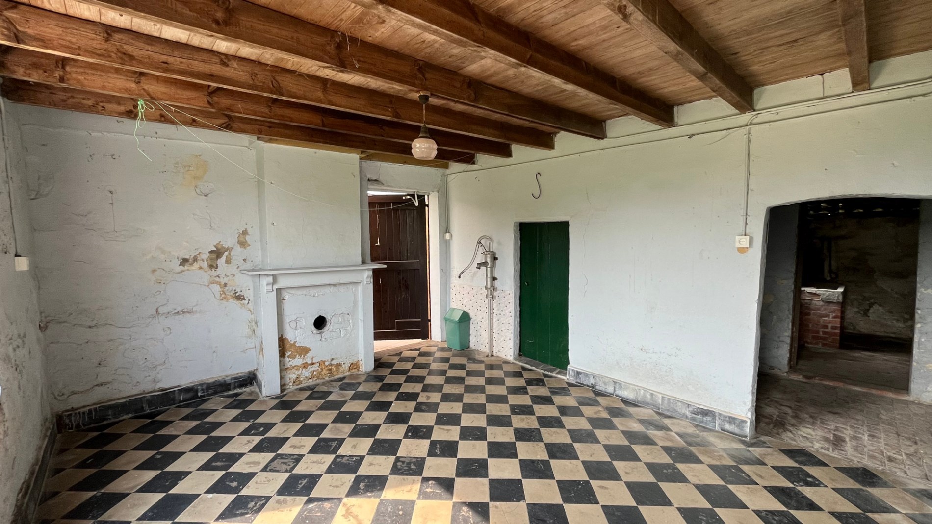 Ruime woning met een grote tuin 