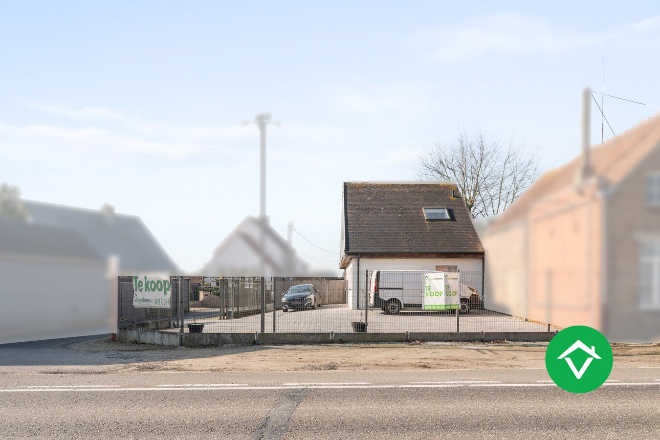 Functionele woning met drie slaapkamers, garage en ruime oprit te Ichtegem 