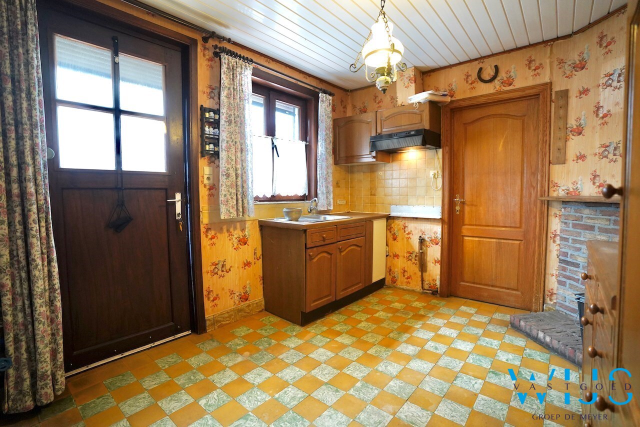 Interessante te renoveren woning in Drongen! 