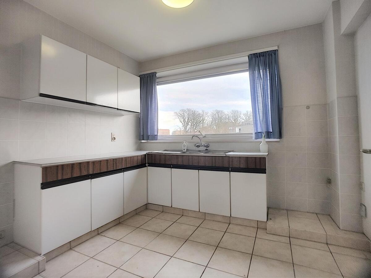 Een ruim (110m²), lichtrijk appartement MET garage op topligging aan het station - Brugge 