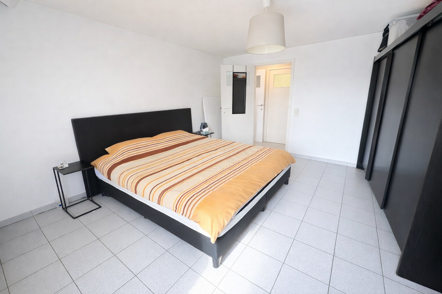 Lichtrijk 1-slpk appartement met zonnig terras, hartje Torhout 