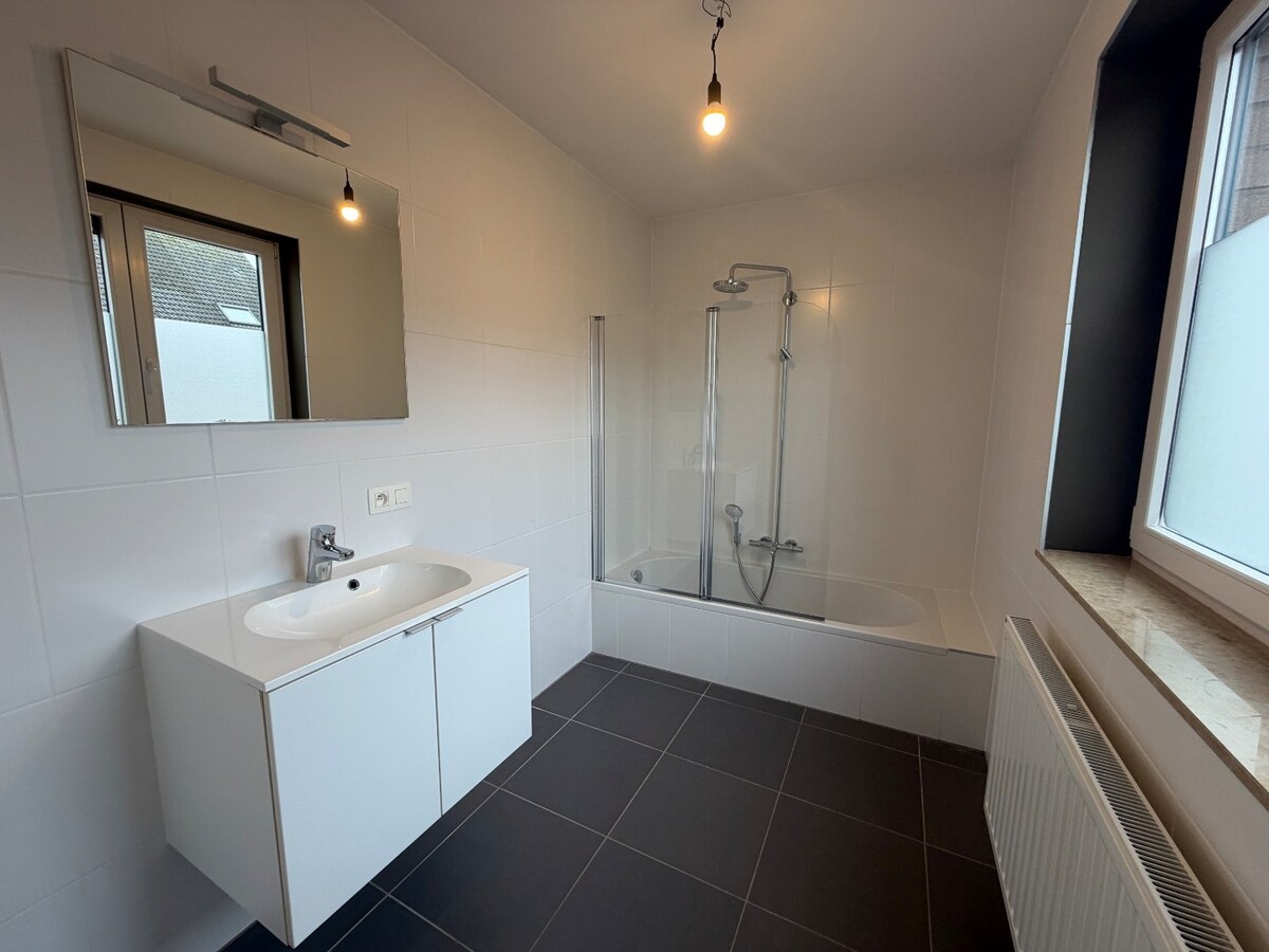 1-slpk appartement met terras en garage. 