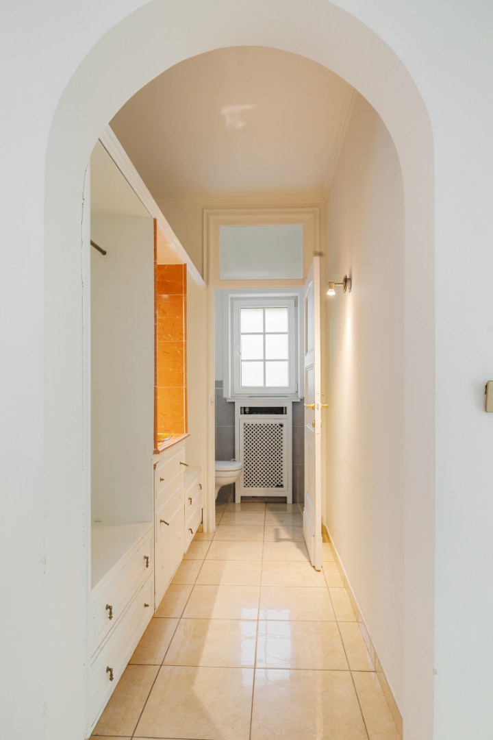 Stijlvolle villa met 5 slaapkamers op mooi perceel van 1325m² 