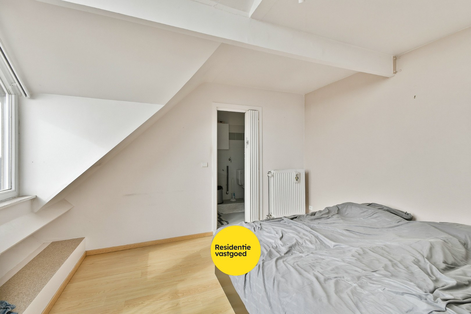 Duplex-appartement met twee ruime slaapkamers en een ruim en intiem terras 