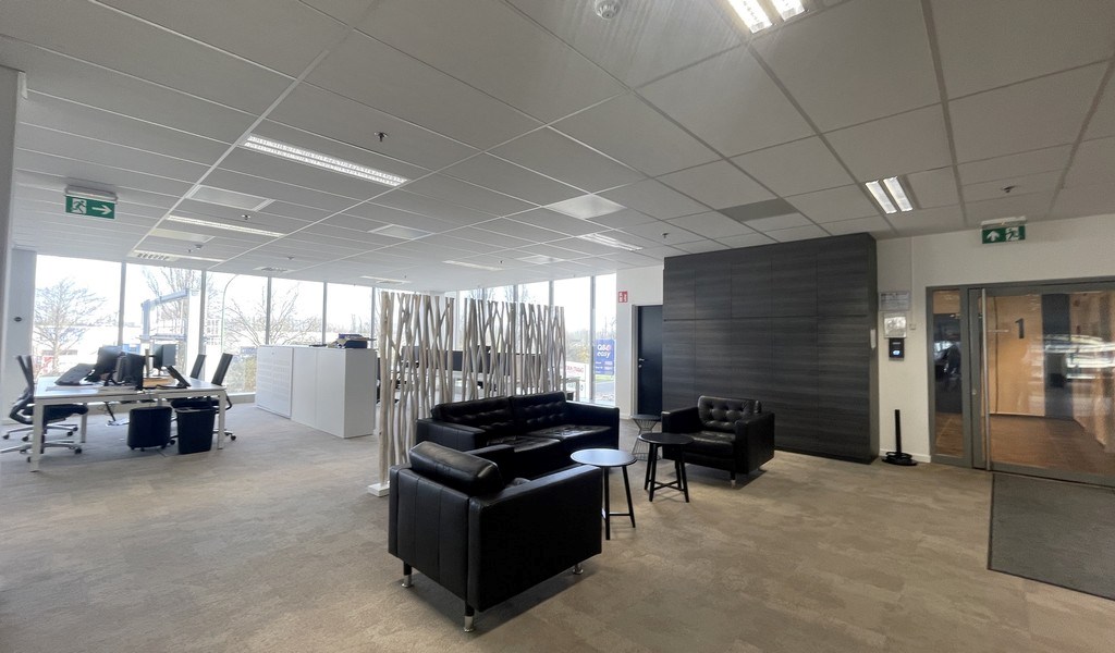 Vernieuwde kantoren te huur in Ahlers Building te Antwerpen