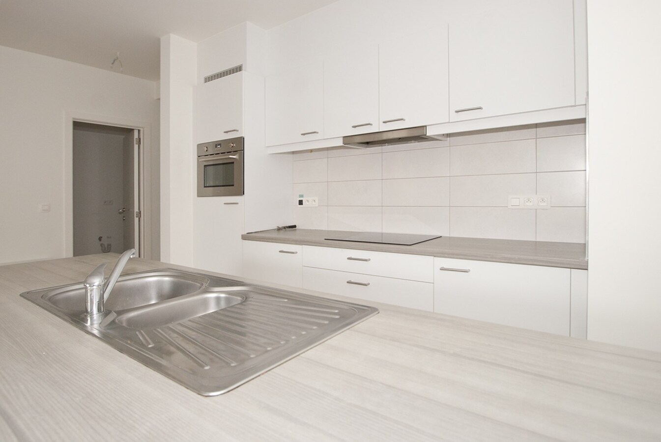 Instapklaar appartement - 2 slpks - lift - 2 terrassen - parking 