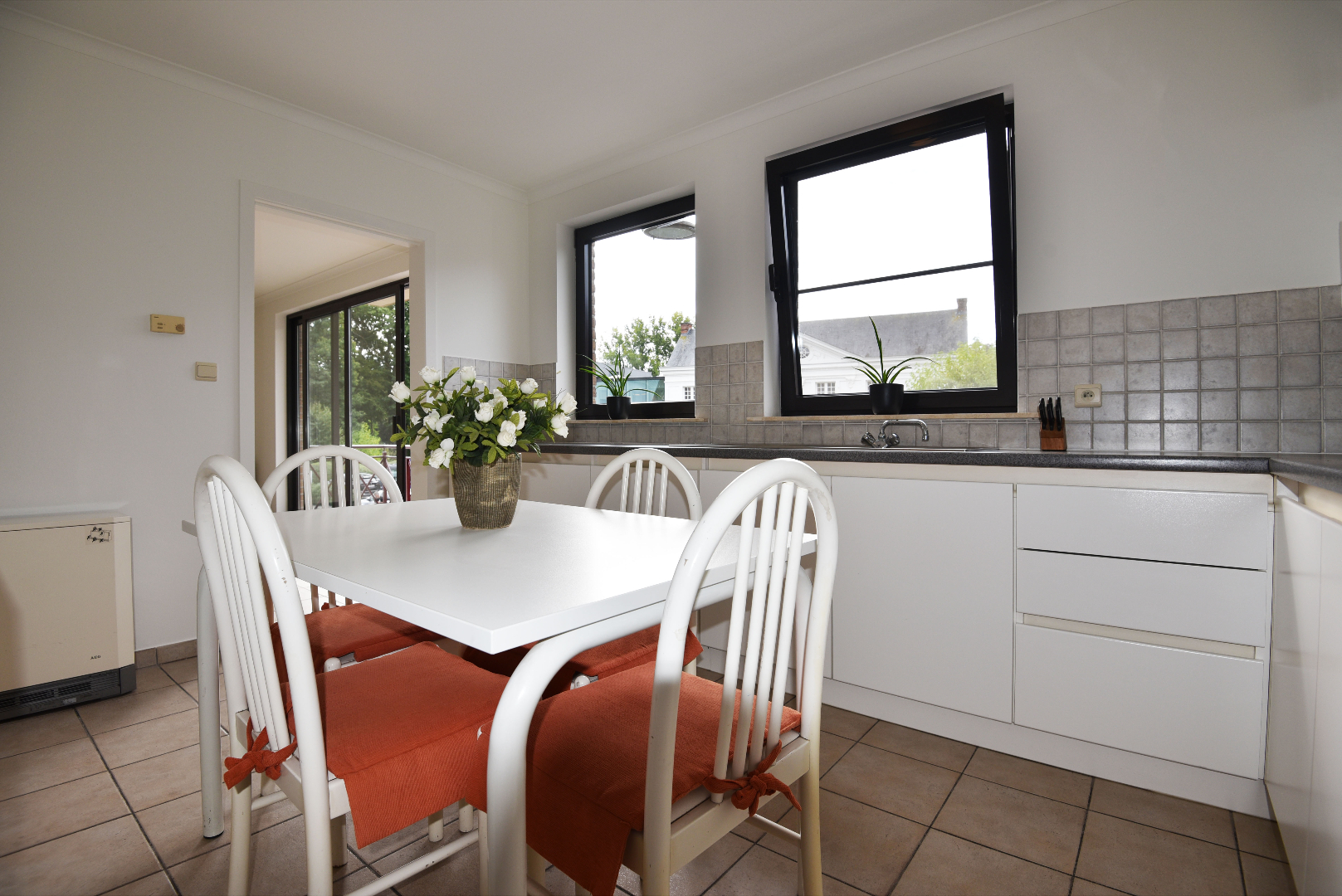 Appartement (121 m²) met 2 slaapkamers en garage te LEMBEKE 