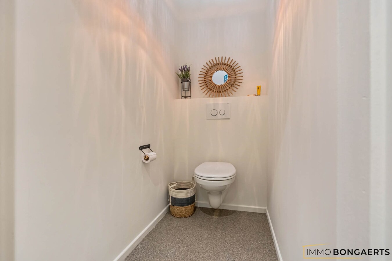 Energiezuinige woning met zwembad op rustige ligging in As 