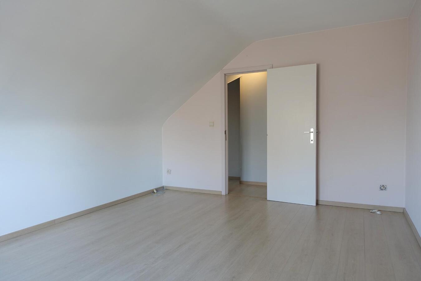 Gezellige half-open woning met zonnige tuin 