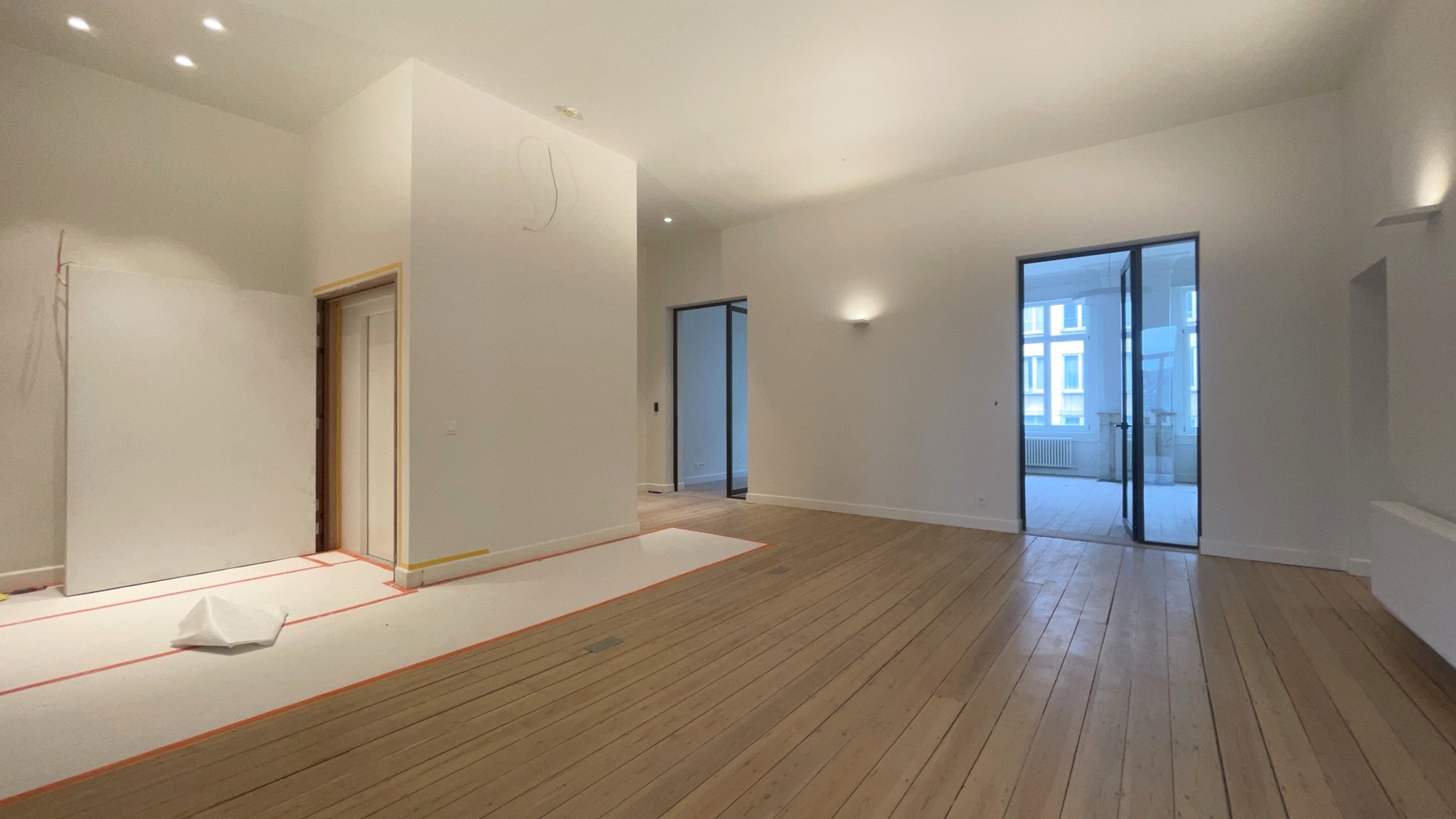 Exclusief kantoorgebouw te huur dichtbij de Leien in Antwerpen