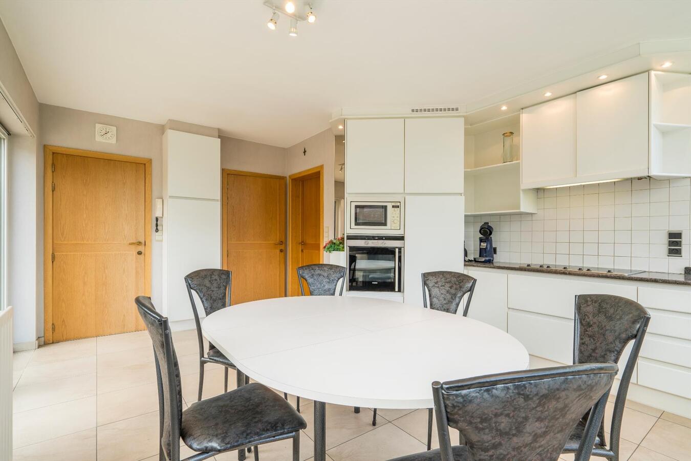 Uitstekend gelegen karakterwoning met tal van mogelijkheden 