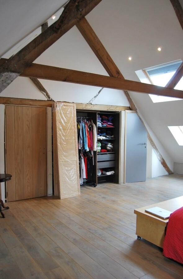 Gerenoveerde woning met stalgebouw op 2.340m² 