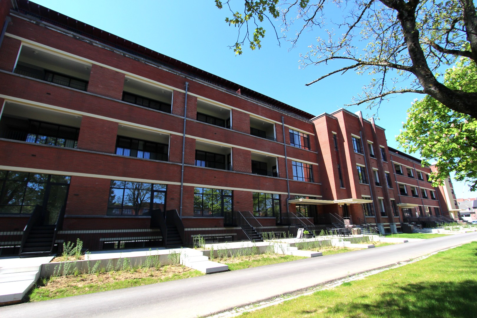 GEMEUBELD APPARTEMENT MET TERRAS - AMBIORIXSITE 