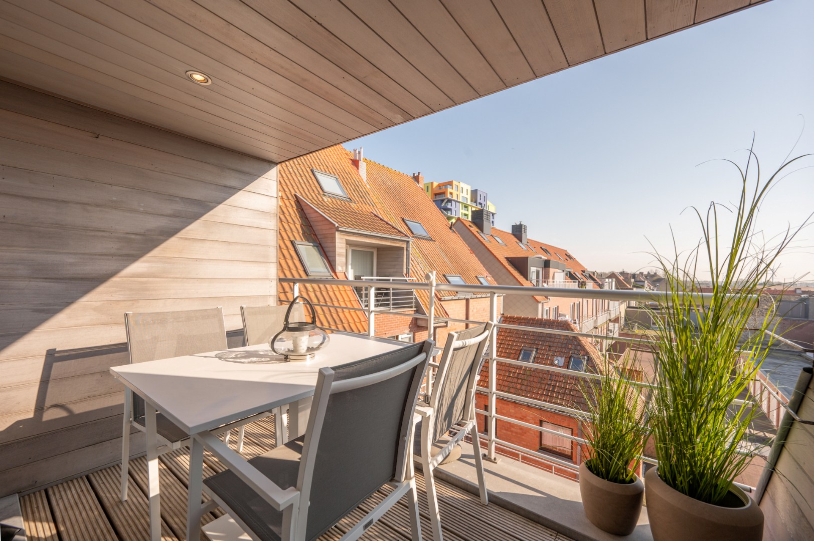Absoluut instapklare en recent gebouwde duplex met zonneterrassen 