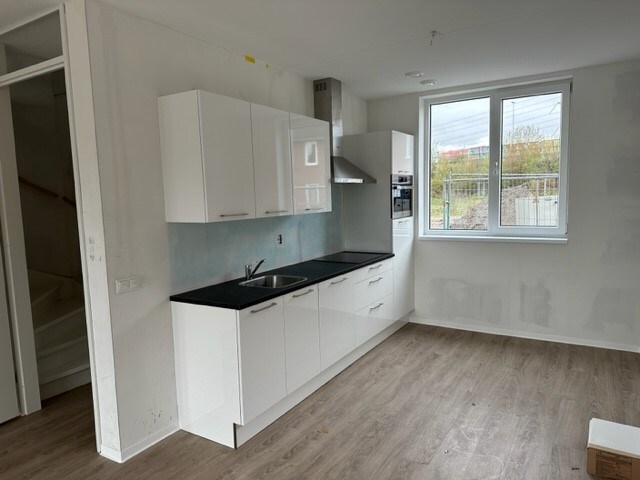 Nieuwbouwwoning te huur. 