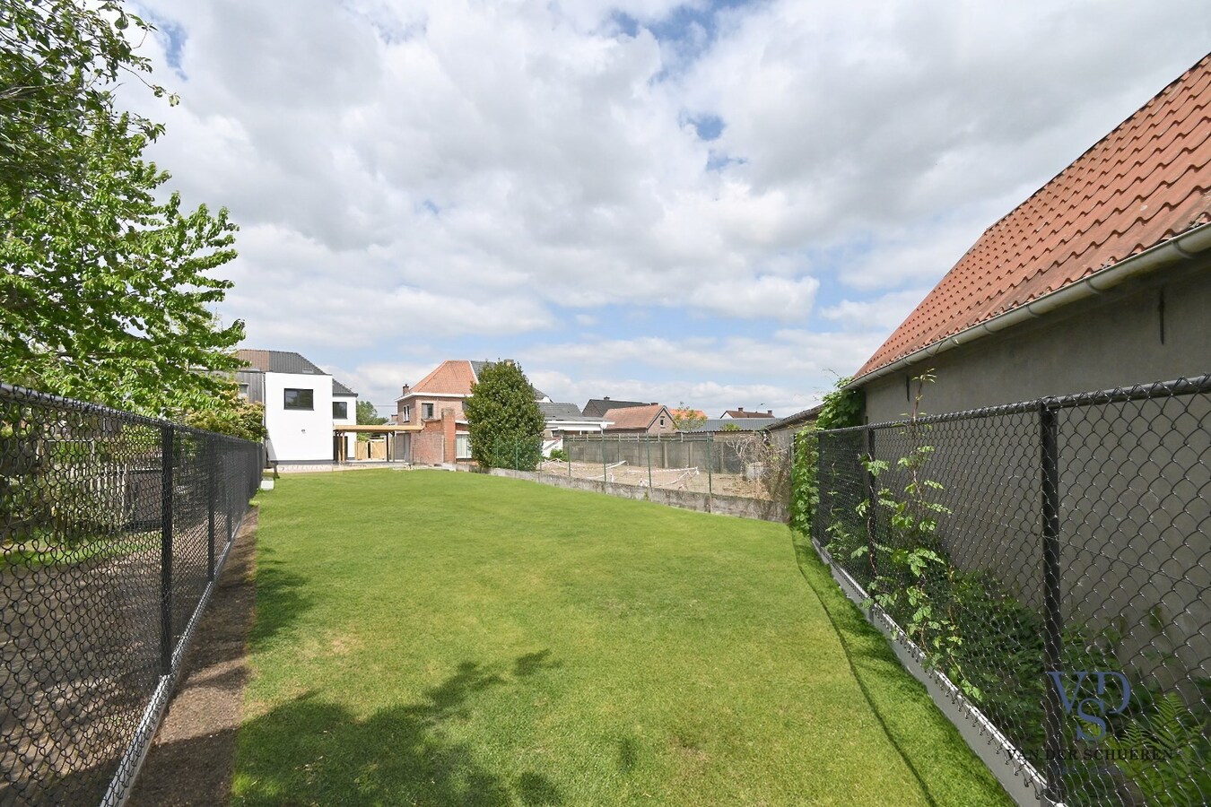 Volledig vernieuwde Half Open. 